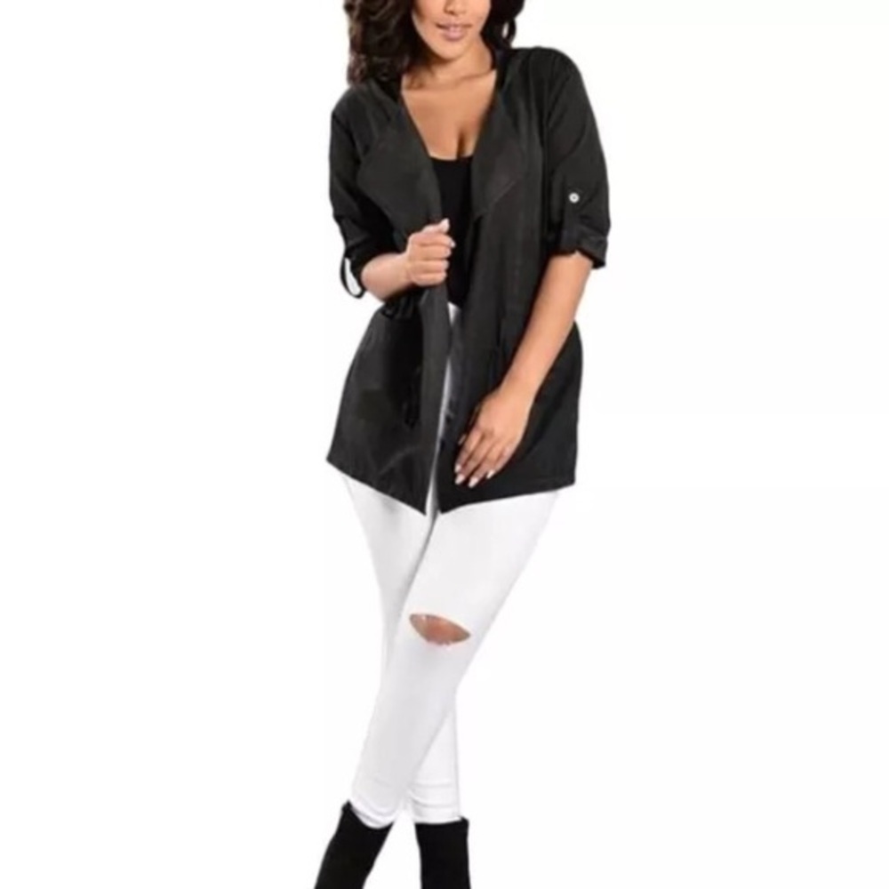 NWT Black Jacket🌸🌺Very light weight